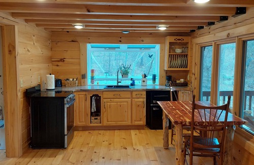 Ontario Cabin | Tranquil Amish-built cabin near Wildcat State Park