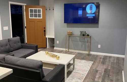 Church Street House | Tranquil and conveniently situated residence, just a 5-min drive from downtown.