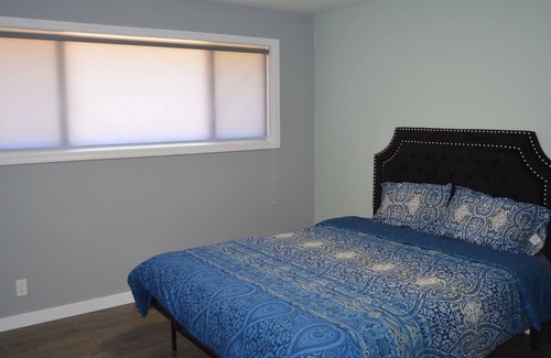 Kenmore House | Tranquil and Modern Home 3br a/c
