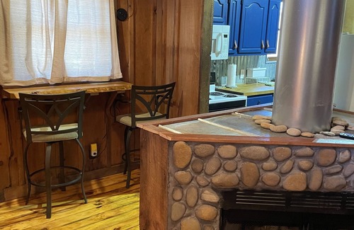 Marshall Cabin | Tranquil cabin along the Appalachian Trail