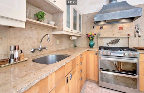 Point Reyes Station House | Tranquil & charming 2-bedroom home & WiFi in Inverness next to National Seashore