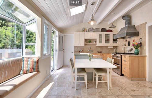 Point Reyes Station House | Tranquil & charming 2-bedroom home & WiFi in Inverness next to National Seashore
