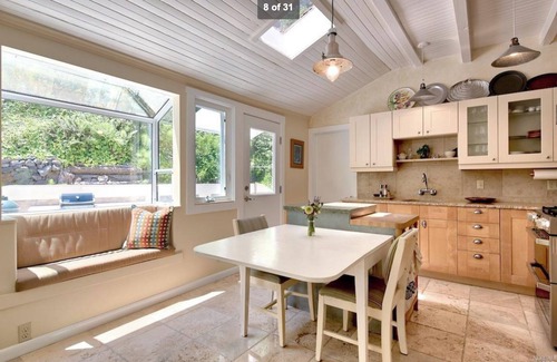 Point Reyes Station House | Tranquil & charming 2-bedroom home & WiFi in Inverness next to National Seashore