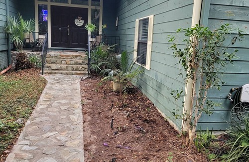 Tallahassee Apartment | Tranquil corporate living space in Tallahassee with Master Suite and Office