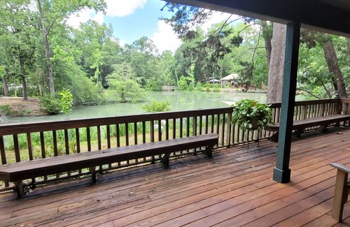 Tallahassee Apartment | Tranquil corporate living space in Tallahassee with Master Suite and Office