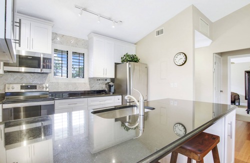 Palm Beach Gardens House | Tranquil cottage private patio and community pool