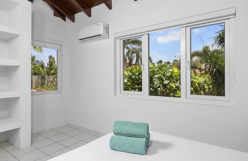 Moko House | Tranquil & Cozy Hideaway ~ Pool ~ Garden ~ Dining