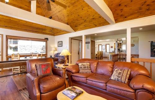 Windcliff Estates House | Tranquil Duplex Home