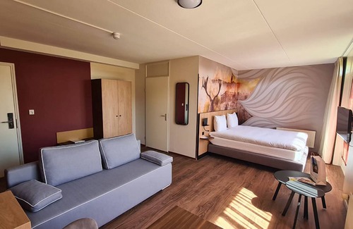 Nieuw-Haamstede Hotel | Tranquil escape near scenic nature trails, Beach access & top culinary spots