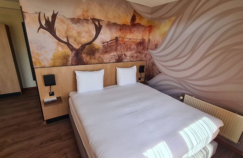 Nieuw-Haamstede Hotel | Tranquil escape near scenic nature trails, Beach access & top culinary spots