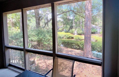 West Beach Cottage | Tranquil Escape, Beautiful Lagoon View & Community Pool!