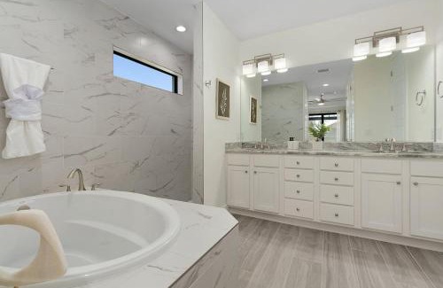 Trafalgar House | Tranquil Escape Modern Pool Home