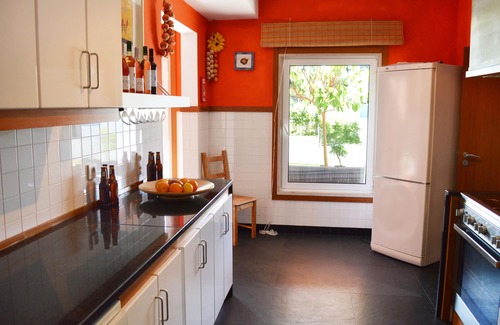 Foz do Arelho Villa | Tranquil family villa with lovely sea view, easy stroll to centre and beach.