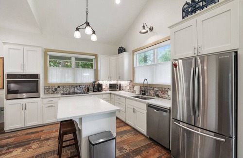 Sealy House | Tranquil Farmhouse Retreat with Scenic Views!