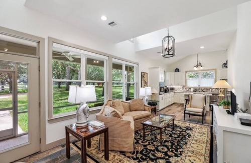 Sealy House | Tranquil Farmhouse Retreat with Scenic Views!