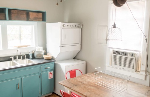 Summerville Historic District House | Tranquil Farmhouse Escape
