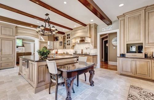 Hillsboro House | Tranquil Forest Chateau: hot spa, home theatre, outdoor bbq, w/lush green views