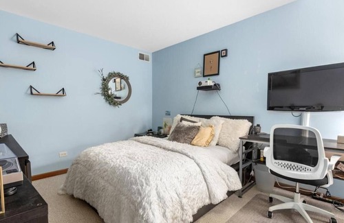 Romeoville Apartment | Tranquil Getaway Retreat!