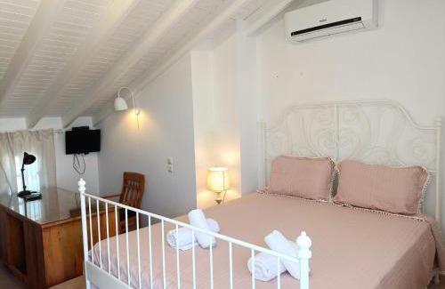 Plomari House | Tranquil Haven with Private Pool