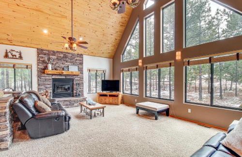 Heber House | Tranquil Heber-Overgaard Cabin with Decks and Grill!