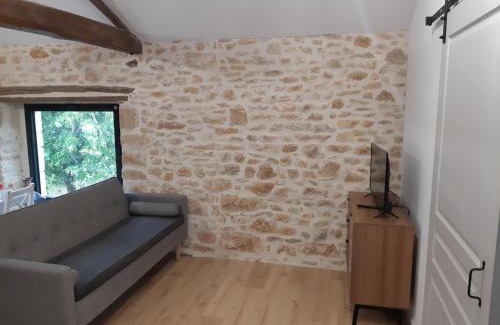 Soturac House | Tranquil Holiday Home in Soturac with pool