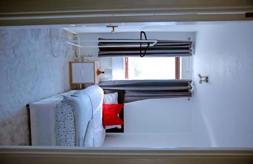 Colchester House | Tranquil Holt Drive Retreat