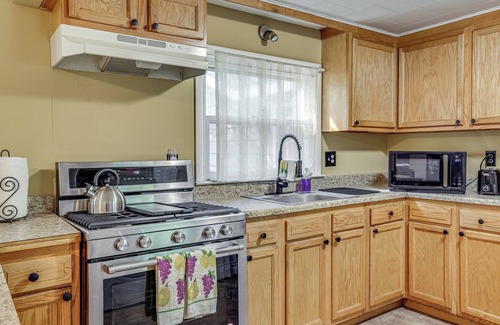 Baldwin House | Tranquil Home in Dtwn Baldwin: Fish, Hike & Golf!