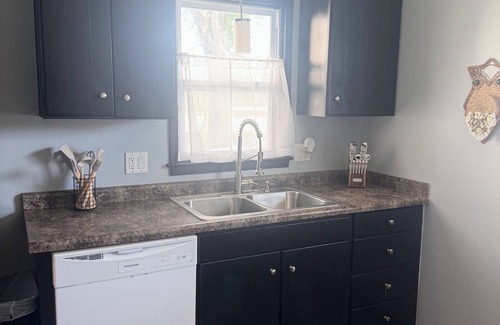 Lovington House | Tranquil Home in the Heart of Des Moines