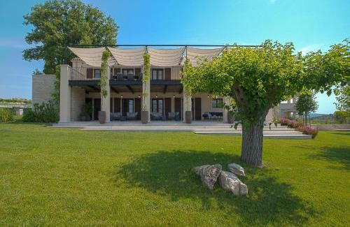 Krasica Villa | Tranquil Istria Estate Palazio Clai Winery 8 Bedrooms Spa & Heated Pool Groznjan