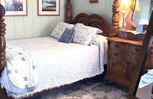 Waverly House | Tranquil Lake House: Dock, Beach, Unmatched Views – Your Serene Retreat Awaits!