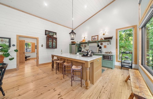 Golden Cabin | Tranquil Luxury | Firepit, Hot Tub & Forest Views