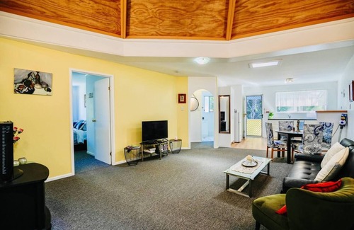 Eagle Heights House | Tranquil Mountain Escape - Tamborine Mountain