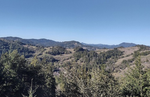 Benbow House | Tranquil mountain view home
