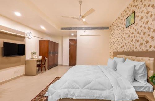 Sector 40 Apartment | Tranquil Nest in Gurgaon with balcony