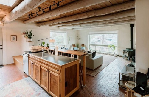 West Old Town House | Tranquil North Valley Hideaway