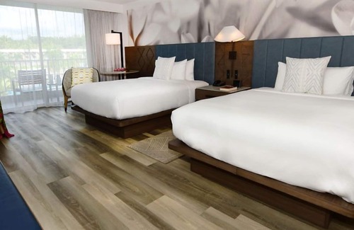 Lihue Hotel | Tranquil Oasis on Kaua'i's Shores! 4 Ocean View Rooms! Pool, Airport Shuttle!