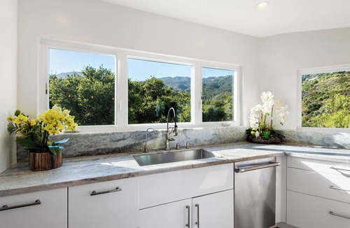 Pacific Palisades House | Tranquil Ocean View Retreat in Pacific Palisades