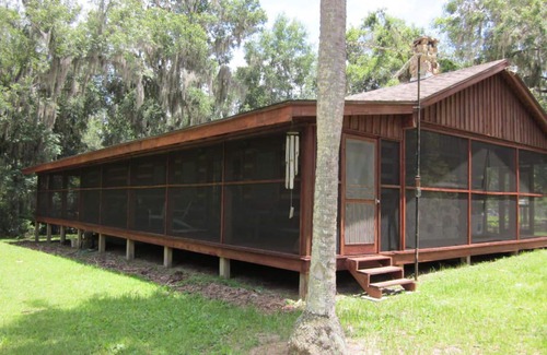 Edgar House | Tranquil outdoor paradise in the Ocala National Forest