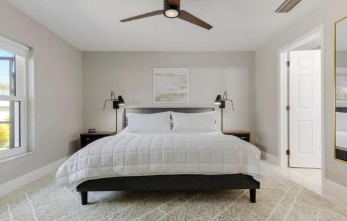 Diplomat House | Tranquil Palms Heated Pool Spa Outdoor TV & More