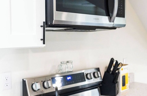 Federal Hill Apartment | Tranquil renovated 3-bedroom apartment with central AC in Providence