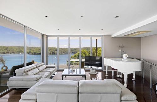 Caringbah South House | Tranquil Retreat at Caringbah South - Waterfront Ensuite King Room with Spectacular Views