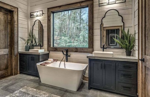 Cashes Valley Cabin | Tranquil Rose - Waterfront | Private Pool with Spa | Modern Luxury