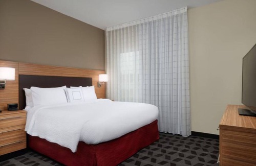 Lake Worth Hotel | Tranquil Stay Near Trails, Shopping, and Fort Worth Attractions - 3 Units