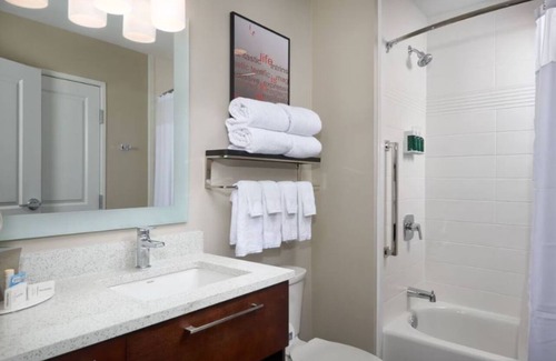 Lake Worth Hotel | Tranquil Stay Near Trails, Shopping, and Fort Worth Attractions - 3 Units