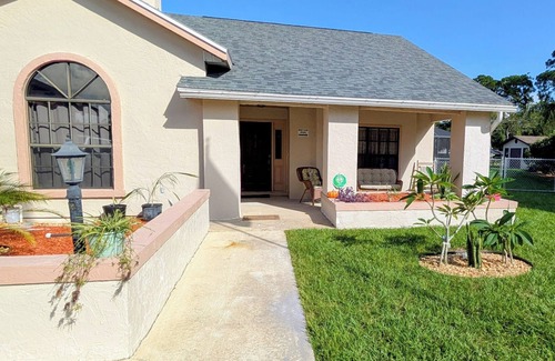 Merritt Island Apartment | Tranquil studio with AC in quiet Merritt Island neighborhood