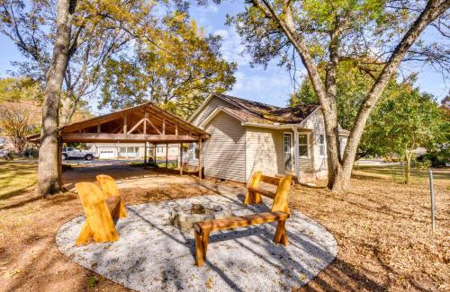 Travelers Rest House | Tranquil Travelers Rest Home with Fire Pit!
