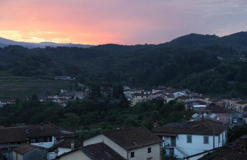 San Terenzo Monti House | Tranquil Tuscan House with Pool and Scenic Views