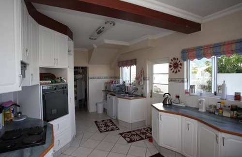 Marina da Gama House | Tranquil waters in Marina Da Gama