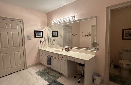 Suwanee House | Tranquility Hideaway - King Beds, Pets Allowed