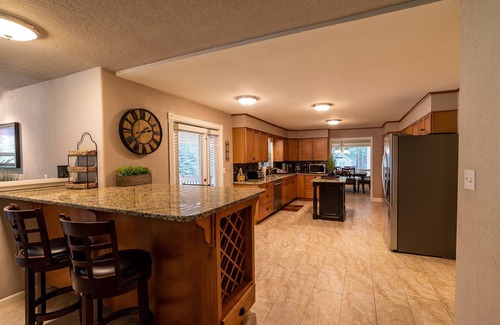 Mount Shasta House | Tranquility in the Mountains